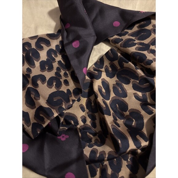 Louis Vuitton Infinity Scarf New Authentic - Picture 5 of 12